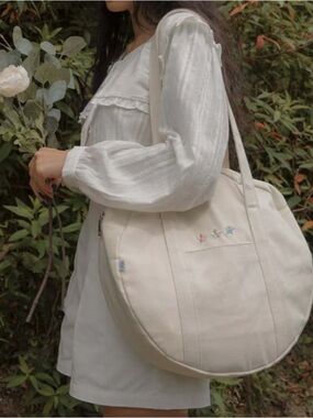 NWT GOOD TOTES Good Times Circle Sea Sage Canvas Floral Embroidered Tote Bag